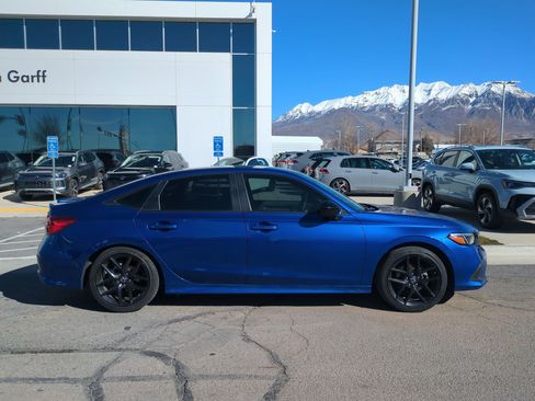 Used 2022 Honda Civic Sport image 2