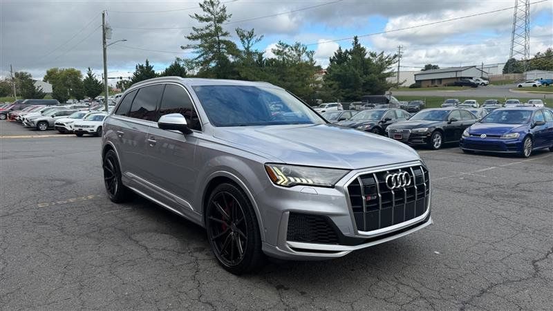 Used 2022 Audi SQ7 Premium Plus w/ SQ7 Executive Package AWD/4WD image 3