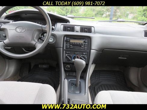 Used 2001 Toyota Camry LE FWD image 17
