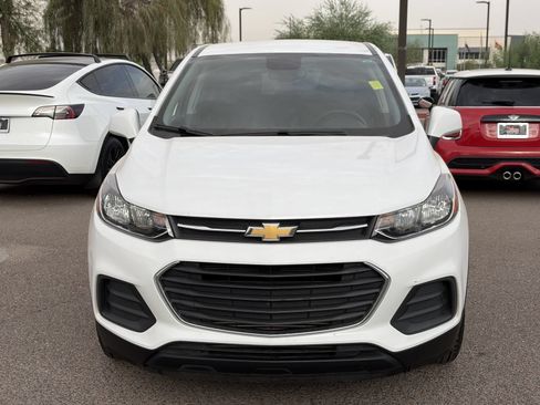 Certified 2022 Chevrolet Trax LS w/ Tint and Cruise Package FWD image 9