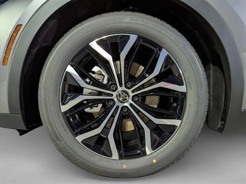 New 2026 Toyota Crown XLE image 10