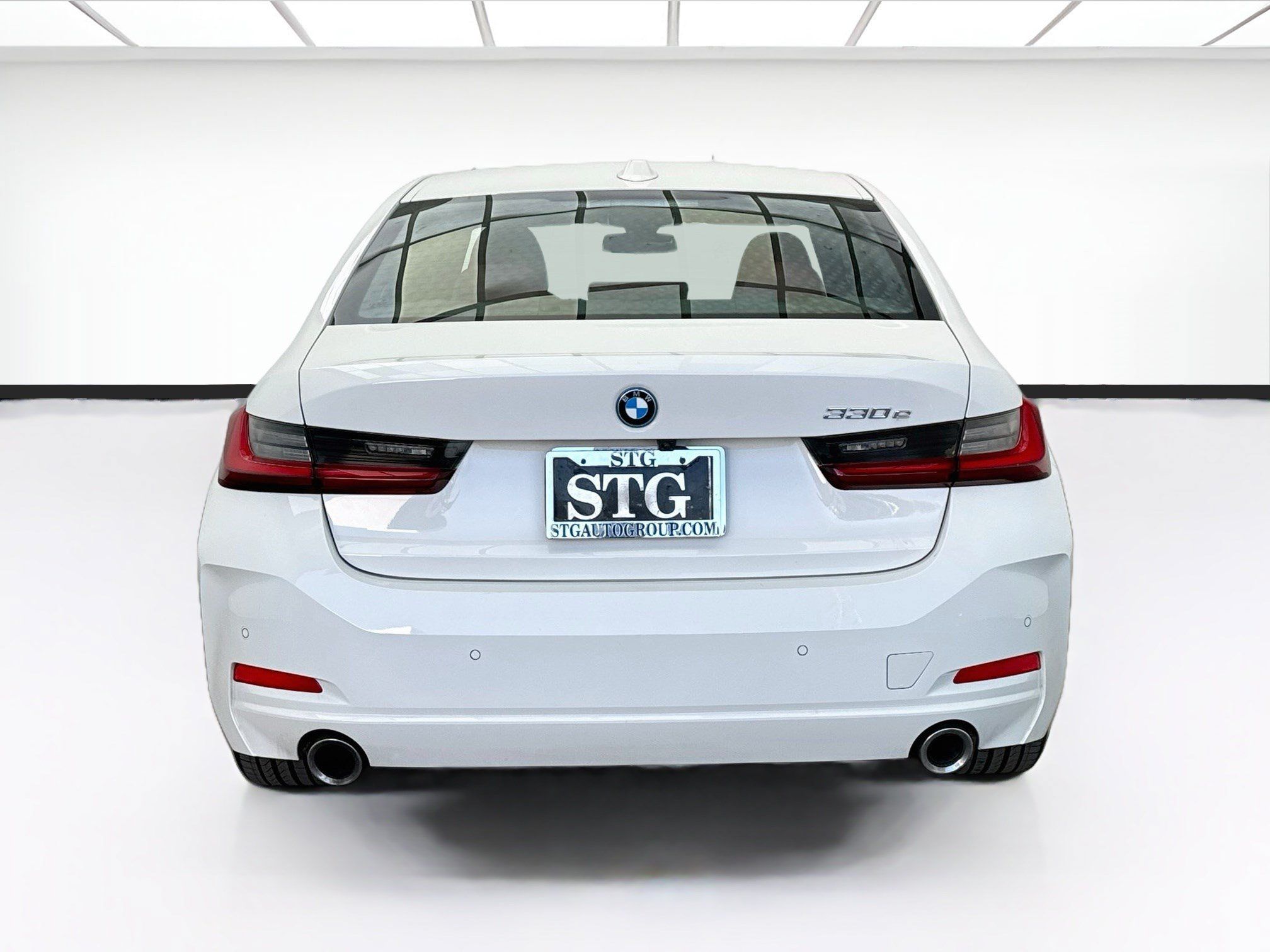 Used 2023 BMW 330e w/ Premium Package RWD image 5