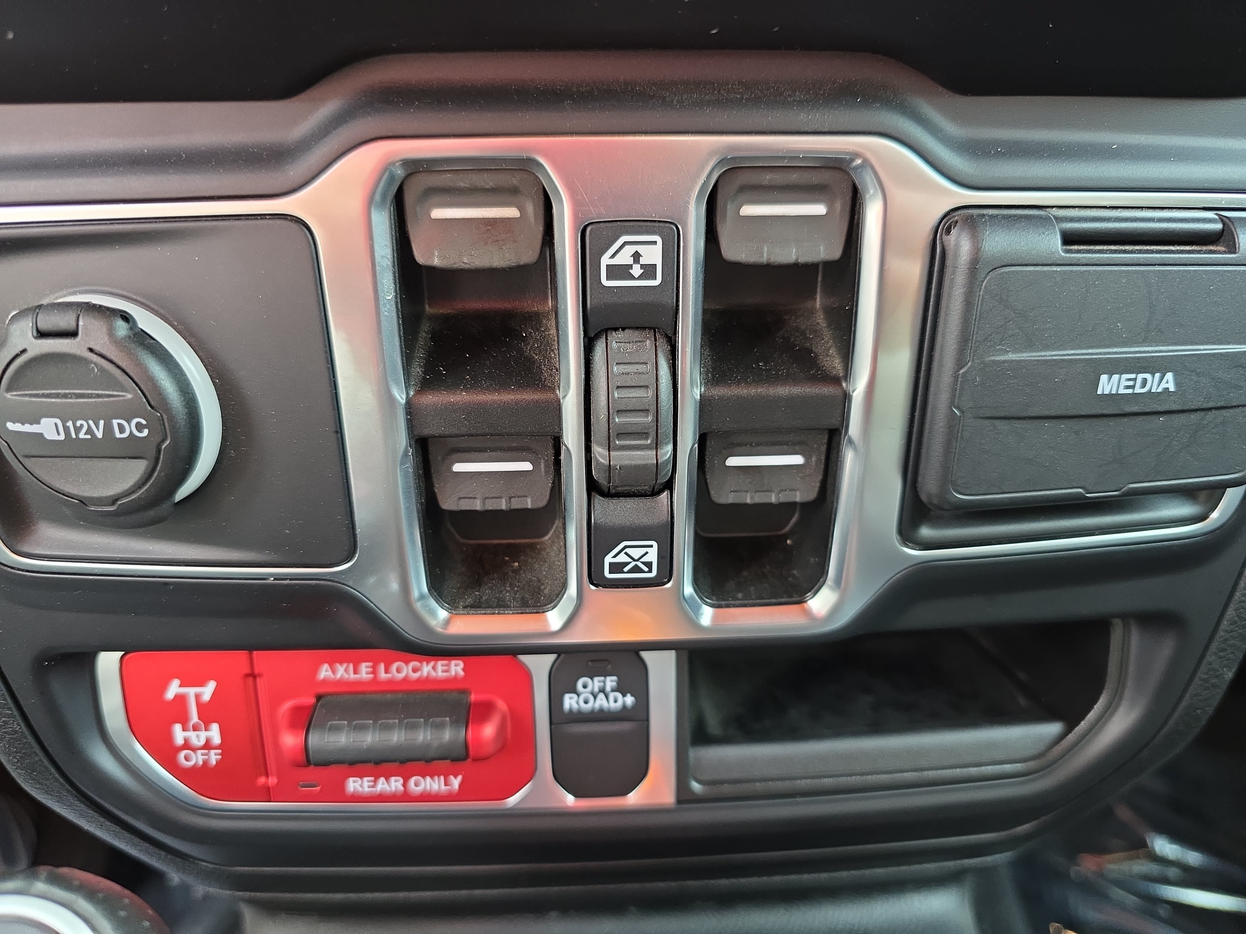 Used 2021 Jeep Gladiator Mojave AWD/4WD image 25