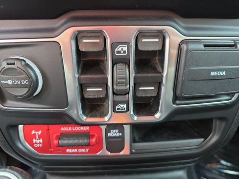 Used 2021 Jeep Gladiator Mojave AWD/4WD image 25