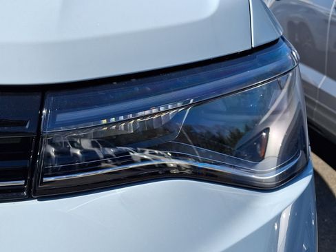 New 2026 Volkswagen Taos SE AWD/4WD image 4