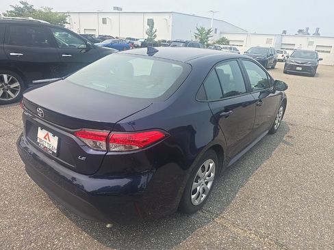 Used 2023 Toyota Corolla LE FWD image 5