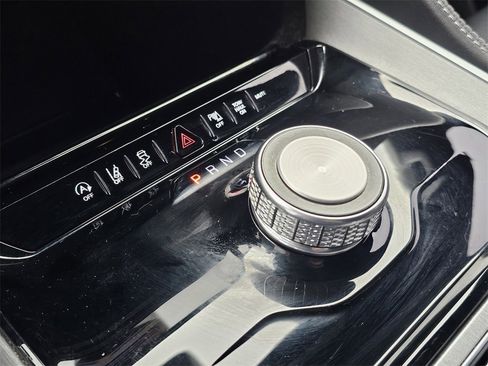 Used 2025 Jeep Wagoneer Series II image 22