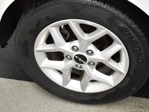 Used 2025 Kia Soul LX w/ LX Technology Package FWD image 37