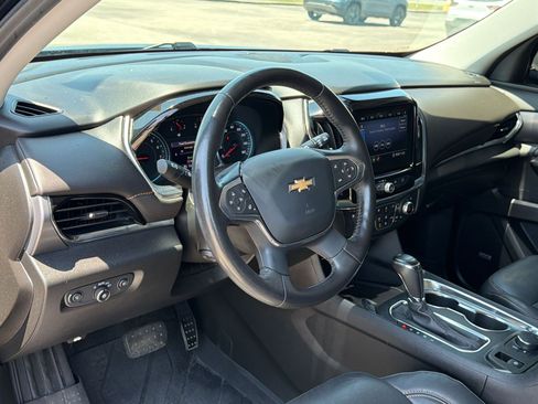 Certified 2020 Chevrolet Traverse Premier w/ Redline Edition FWD image 4