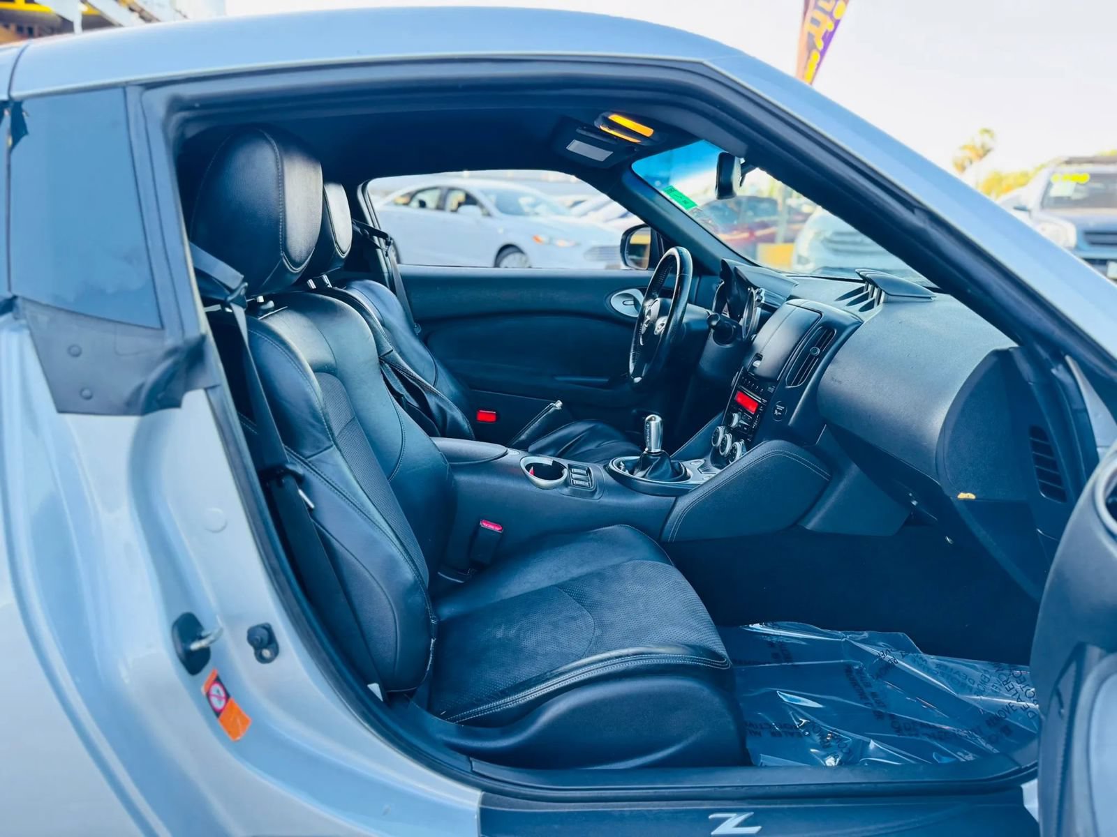 Used 2009 Nissan 370Z Touring w/ Sport Pkg RWD image 12
