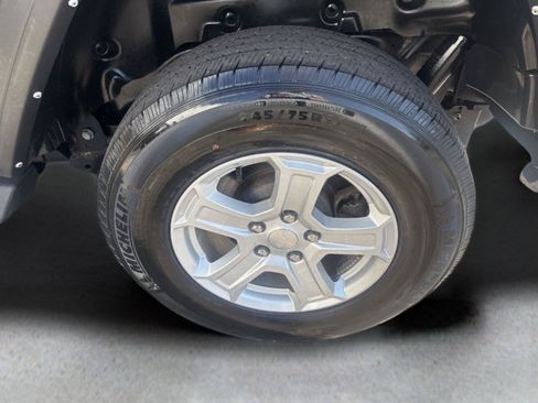 Used 2022 Jeep Wrangler Unlimited Sport AWD/4WD image 28