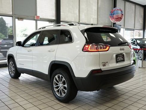 Used 2020 Jeep Cherokee Latitude Plus w/ Cold Weather Group AWD/4WD image 4