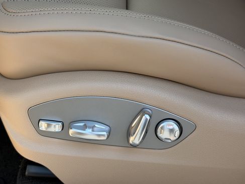 New 2026 Porsche Macan image 25