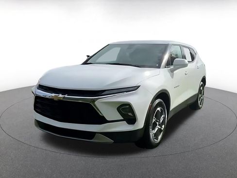 Used 2025 Chevrolet Blazer LT FWD image 6
