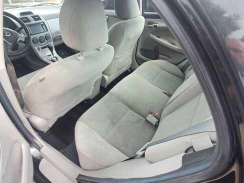 Used 2013 Toyota Corolla LE FWD image 4
