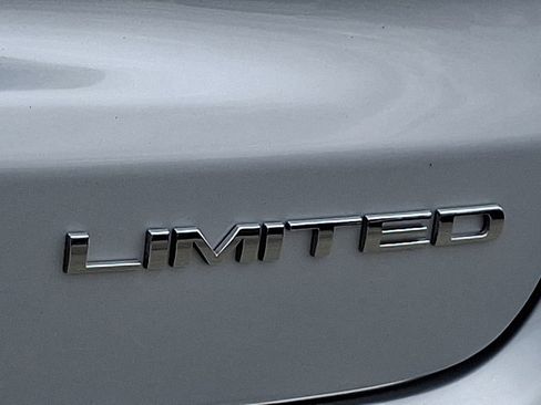 Used 2025 Jeep Compass Limited image 29