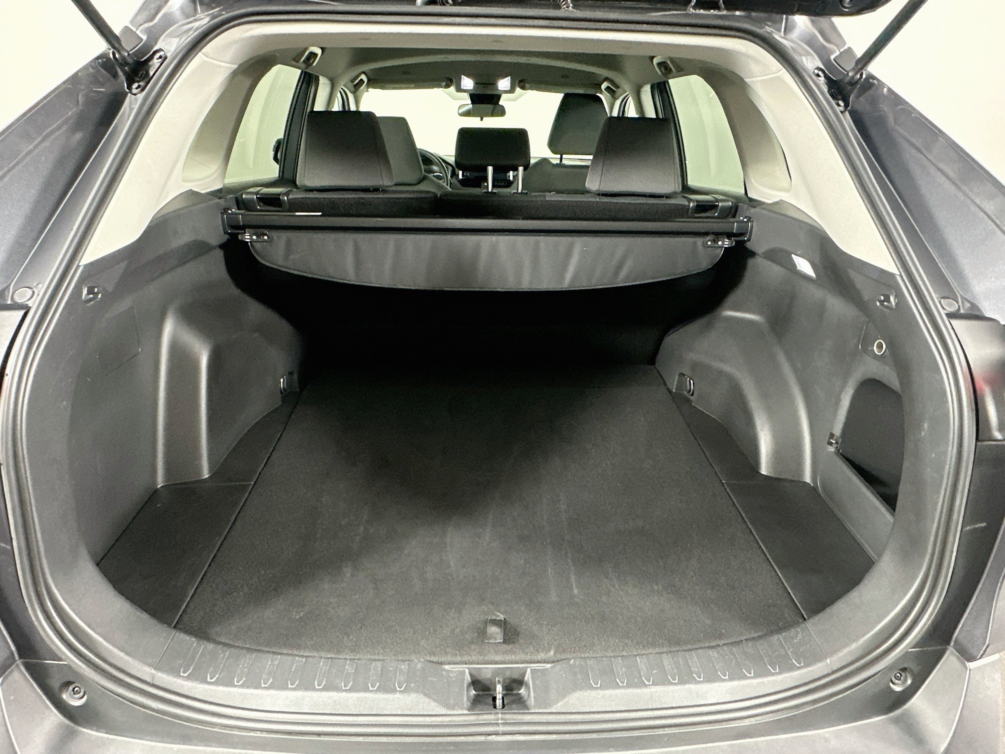 Used 2025 Toyota RAV4 XLE AWD/4WD image 29