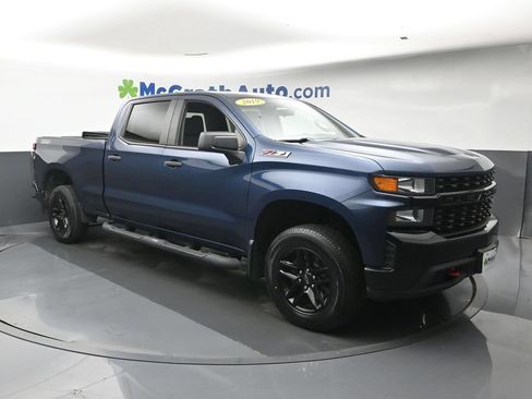 Used 2019 Chevrolet Silverado 1500 Custom Trail Boss w/ Custom Convenience Package AWD/4WD image 2