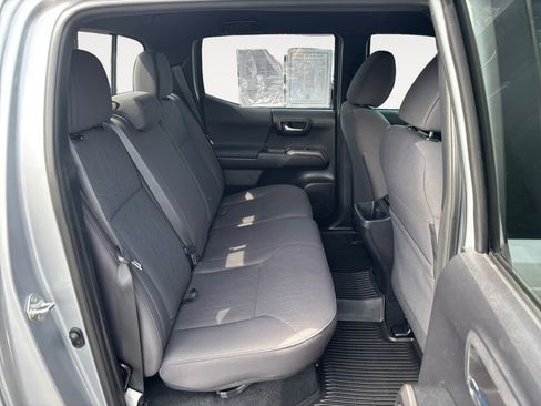 Used 2019 Toyota Tacoma TRD Off-Road AWD/4WD image 23
