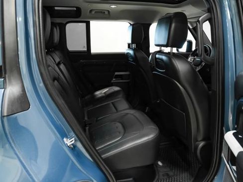 Used 2021 Land Rover Defender 110 SE AWD/4WD image 30