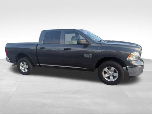 Used 2022 RAM 1500 Classic SLT AWD/4WD image 4