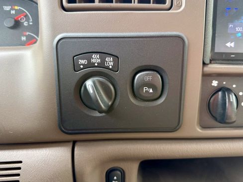 Used 2002 Ford F250 Lariat image 22