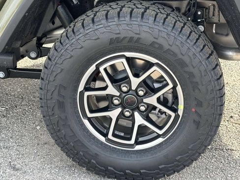 New 2026 Jeep Gladiator Rubicon w/ Safety Group AWD/4WD image 8