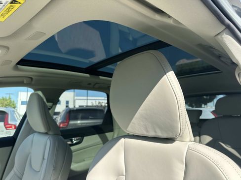 New 2026 Volvo XC60 B5 Ultra w/ Protection Package Premier image 24