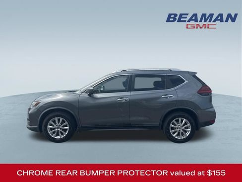 Used 2018 Nissan Rogue SV w/ Premium Package FWD image 4