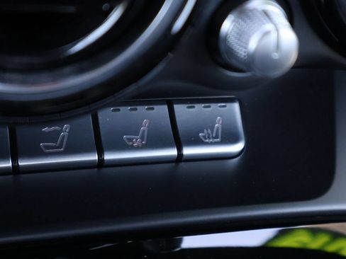 Used 2019 Mercedes-Benz AMG GT Roadster image 26