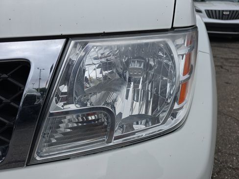 Used 2019 Nissan Frontier SV AWD/4WD image 9