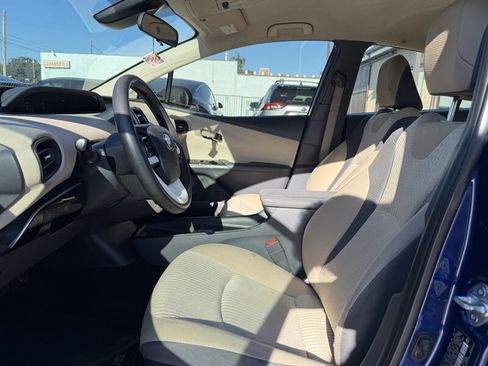 Used 2017 Toyota Prius One FWD image 9