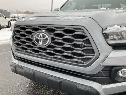 Used 2020 Toyota Tacoma TRD Off-Road image 23