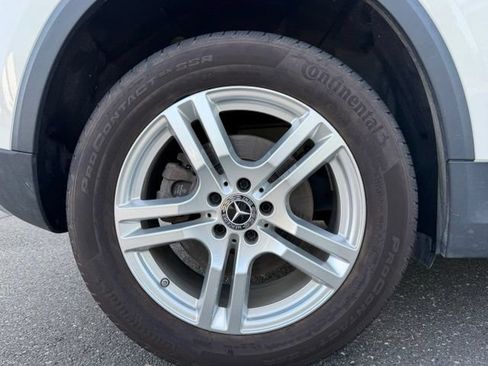 Used 2023 Mercedes-Benz GLA 250 4MATIC image 11