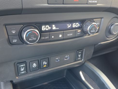 Used 2024 Nissan Frontier SV w/ SV Convenience Package RWD image 19