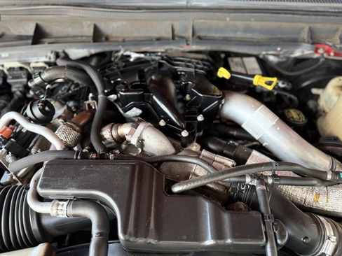 Used 2015 Ford F250 XL w/ XL Appearance Package image 3