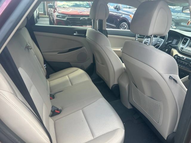 Used 2017 Hyundai Tucson SE w/ SE Popular Package 02 FWD image 10