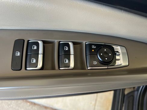 Certified 2025 Kia Carnival LXS FWD image 43