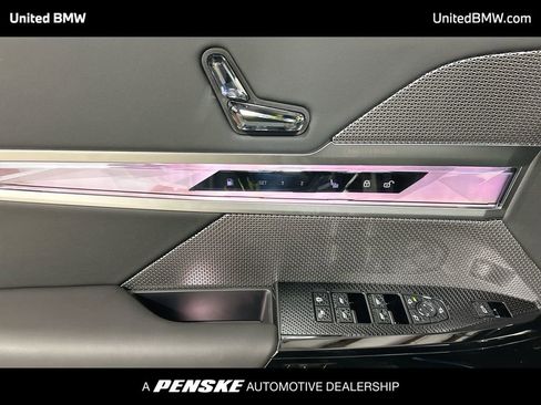 New 2026 BMW 750e xDrive w/ Premium Package image 11
