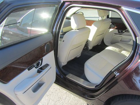 Used 2018 Jaguar XJ L Portfolio image 20