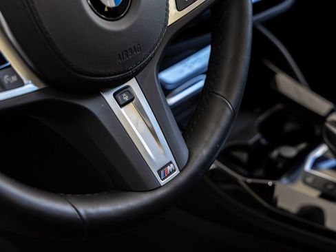 Certified 2025 BMW X4 xDrive30i image 18