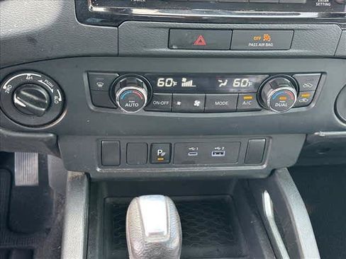 Used 2022 Nissan Frontier SV w/ Technology Package AWD/4WD image 27