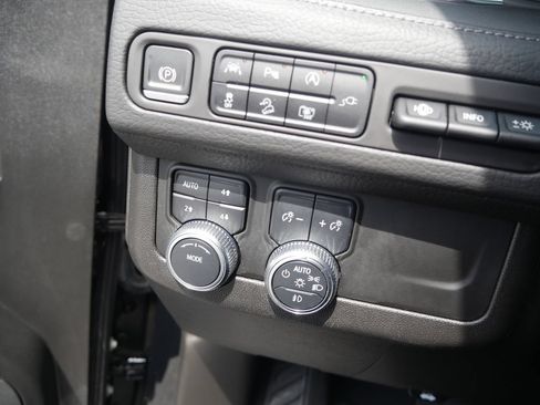 Used 2022 GMC Yukon Denali AWD/4WD image 40