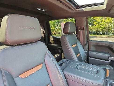 Used 2020 GMC Sierra 1500 AT4 w/ AT4 Premium Package AWD/4WD image 11
