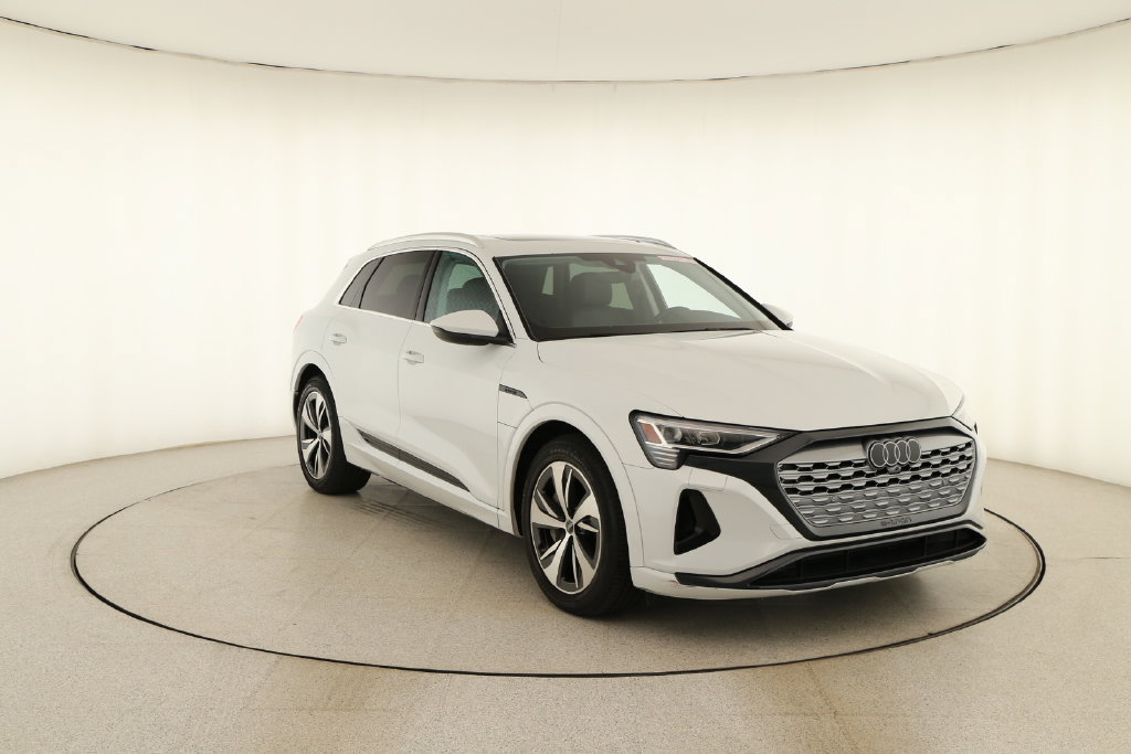Certified 2024 Audi Q8 e-tron Premium AWD/4WD image 10