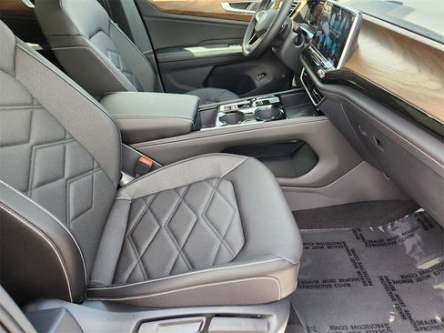 New 2025 Volkswagen Atlas SE image 15