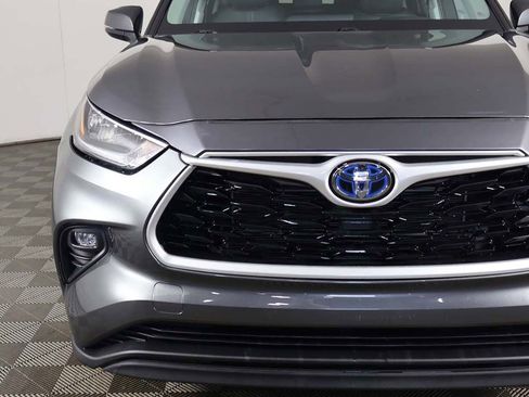 Used 2022 Toyota Highlander XLE AWD/4WD image 14