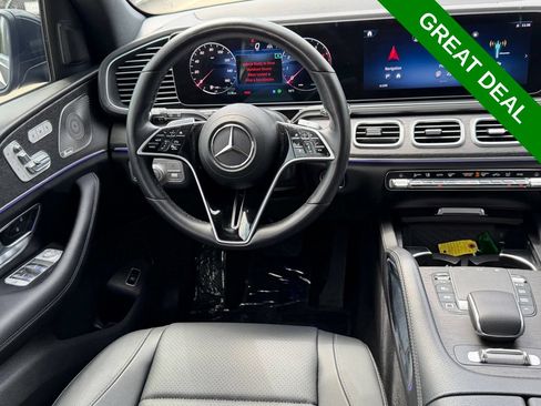 Used 2025 Mercedes-Benz GLS 450 4MATIC image 14