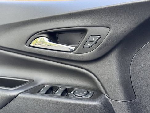 Used 2022 Chevrolet Equinox LT image 16