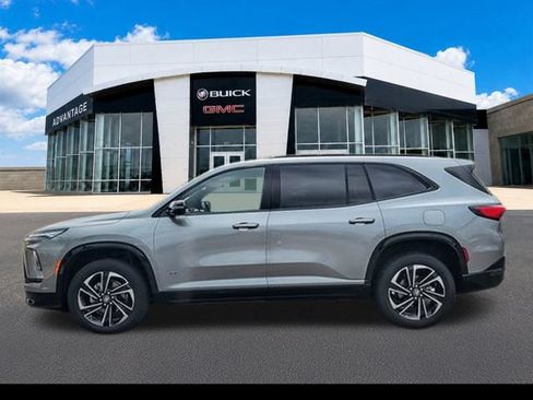 Used 2026 Buick Enclave Sport Touring w/ Power Package FWD image 5